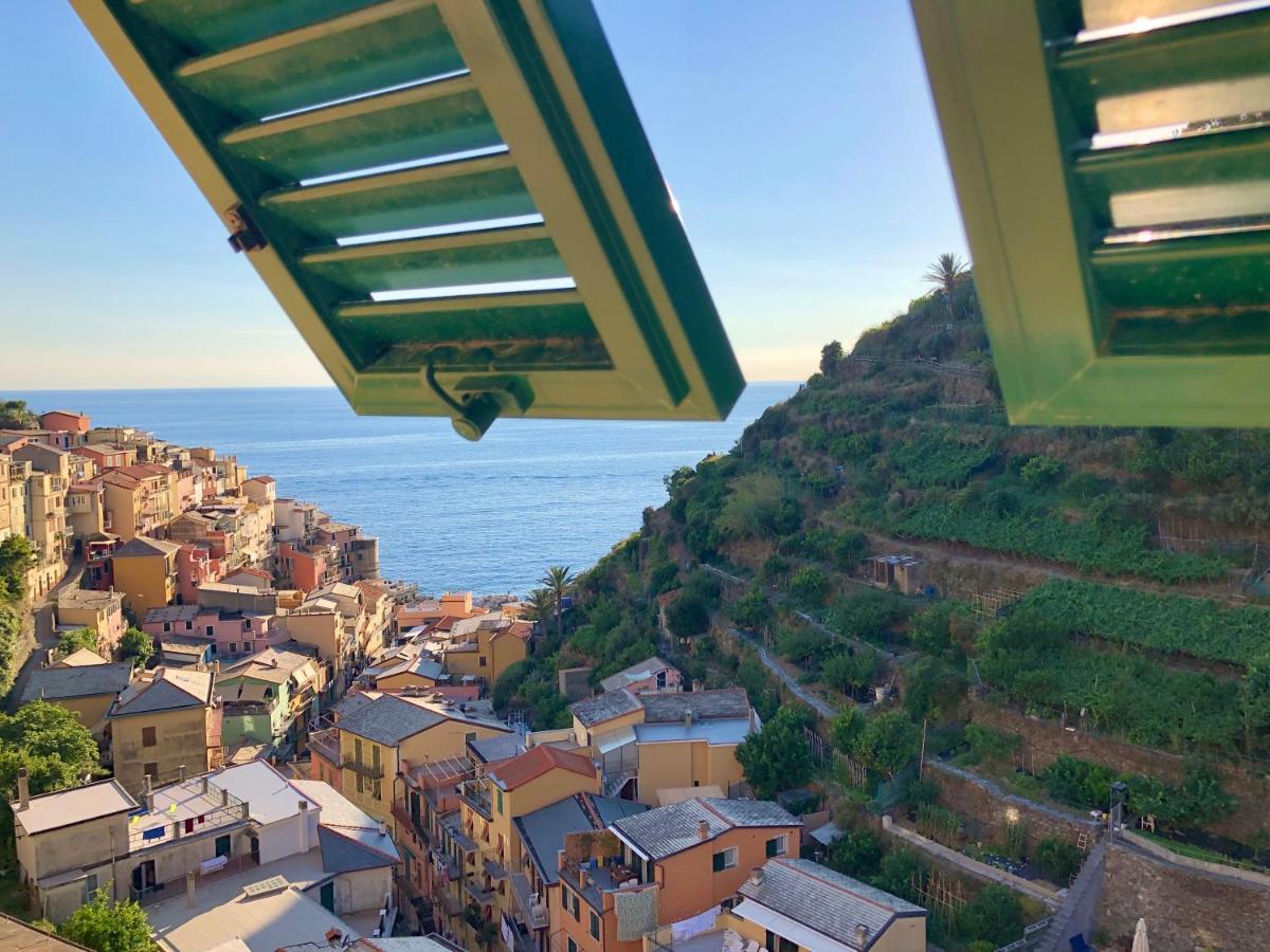 L' Attico Giallo Oro Di Giulia مانارولا المظهر الخارجي الصورة